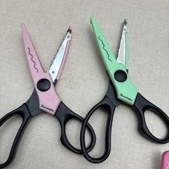 紙工作用　　ハサミ　真っ直ぐ切れないの画像