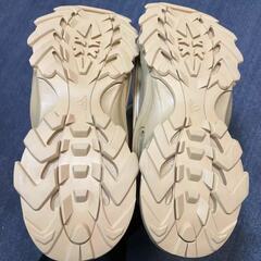 ADIDAS YEEZY NSLTD KHIKI スノーブーツの画像