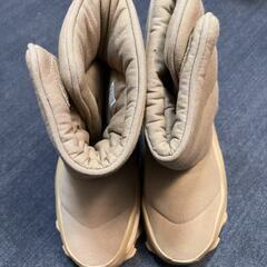 ADIDAS YEEZY NSLTD KHIKI スノーブーツの画像