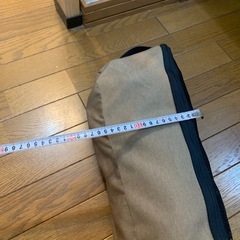 背もたれの大きい椅子の画像