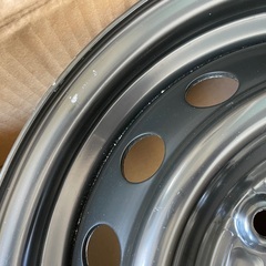 新車外し｜新型キャラバン純正ホイール＆純正ホイールキャップ｜15×5.5JJ 6穴 PCD139.7 インセット45の画像