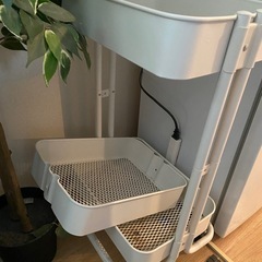 【ジャンク】IKEA RÅSKOG ラック　一部留め具なしの画像