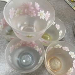 ガラスコップの画像