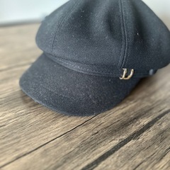《新品未使用》ブラックキャスケット Dロゴ付き⭐︎の画像