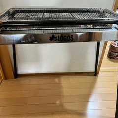 ロゴスBBQコンロ&ポータブルクーラー&木製4段ラックの画像