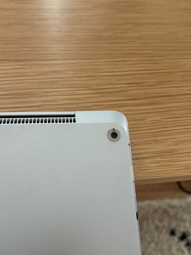 ステッカー跡、滑り止めパーツ2つ無し【surface Laptop4】