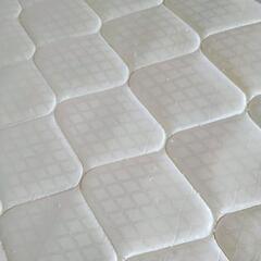ニトリ　ダブルベッド　スプリングマットの画像