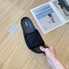 DIOR スライドサンダルの画像