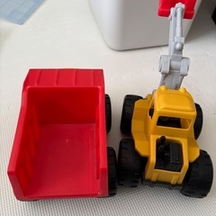 車のおもちゃの画像