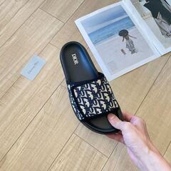 DIOR スライドサンダルの画像