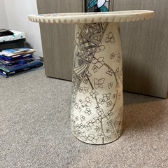 陶器テーブルの画像