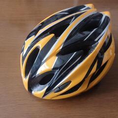超軽量自転車ヘルメットの画像