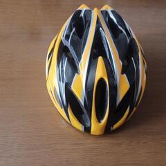 超軽量自転車ヘルメットの画像