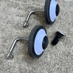 子供自転車 16インチ 補助輪&ヘルメット付きの画像