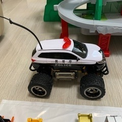 トミカ54台(収納棚つき)・やまのぼりドライブ・パトカー(ラジコン)の画像