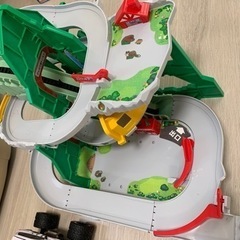 トミカ54台(収納棚つき)・やまのぼりドライブ・パトカー(ラジコン)の画像