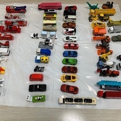 トミカ54台(収納棚つき)・やまのぼりドライブ・パトカー(ラジコン)の画像