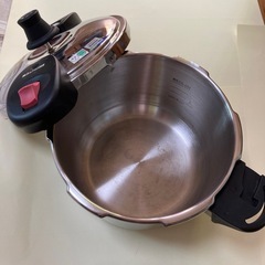 中古品　圧力鍋　魔法のクイック料理　5.5リットル　の画像