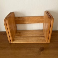 木製ブックスタンドの画像
