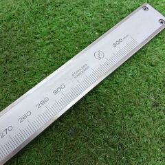 ミツトヨ ノギス　300mm【野田愛宕店】【店頭取引限定】【中古】管理番号：ITT21DDMS3F4の画像