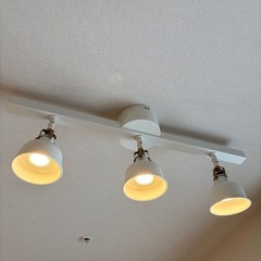 【限定値下げ】IKEA 電球付き照明  の画像