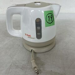 ティファール 電気ケトル BF805 0.8L 1250W 白色 動作確認済 電気湯沸器 T-fal APRECIA キッチン家電 湯沸かし 19 Y2087の画像