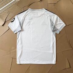 アディダス レアル・マドリード クラシック ホーム ファンエディション ジャージ 半袖 速乾性 Tシャツの画像