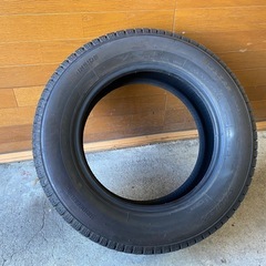 パンクや事故で1本だけおさがしの方に。BSスタッドレスタイヤ ブリザック VRX3 185/65R15 山あり 24年製1本のみ ブリヂストンの画像