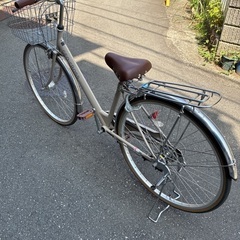 【美品】自転車 27型 6段ギア/グレージュ色の画像