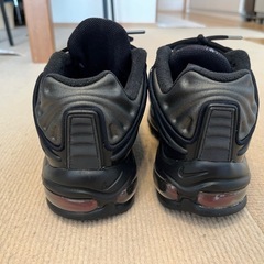 SKEPTA × NIKE AIR MAX DELUXE BLACK/DEEP REDの画像