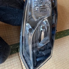 VWポロのヘッドライト右のみの画像