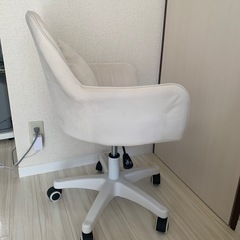 パソコンデスクチェアの画像