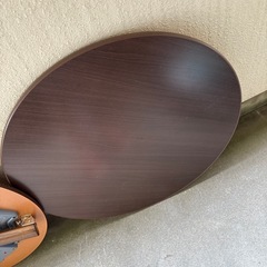 丸テーブルの画像