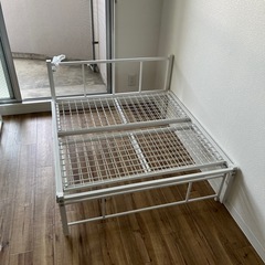 ベットフレームの画像