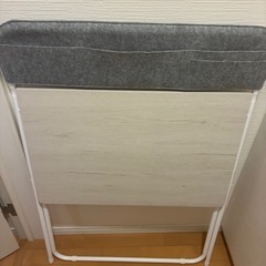 取引中）ニトリの折りたたみ机(椅子なし)の画像