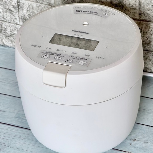 2023年製 Panasonic 圧力IH炊飯器 SR-NB102