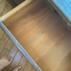 レトロな古い箪笥の画像
