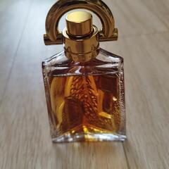 ジバンシイ GIVENCHY パイ  オードトワレ 50mlの画像