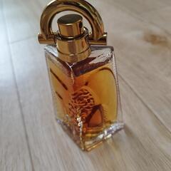 ジバンシイ GIVENCHY パイ  オードトワレ 50mlの画像