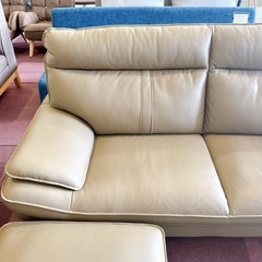 3人掛け ソファ レザー オットマン付きの画像
