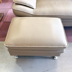 3人掛け ソファ レザー オットマン付きの画像