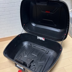 givi【バイクリアボックス】中古品の画像