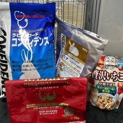 うさぎ　ケージ　オートフィーダー　餌　チモシーの画像