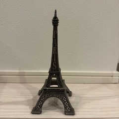 新品　未使用　フランス　パリ　エッフェル塔　置物　オブジェ　金属製　ブロンズ色の画像