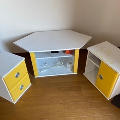 テレビ台の画像