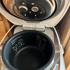 炊飯器の画像