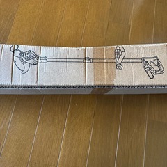 大人気！ 早い者勝ち！新品未使用品✨️ 最新型 電動草刈り機 充電式 人気 草刈機 電動コードレス軽量1.8kg 草刈り機 バッテリー式 伸縮 角度調整 雑草取り器具 枝切り 芝生 畑 雑草 植木 刈払機 日本語取扱説明書付き 4種替刃 可用金属鋸刃とナイロンカッター 2000mAh 大容量バッテリー PSE認証の画像
