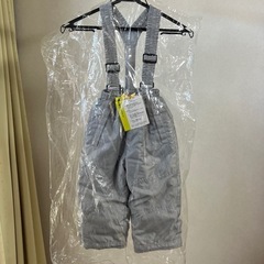 子供のスキーウェアの画像