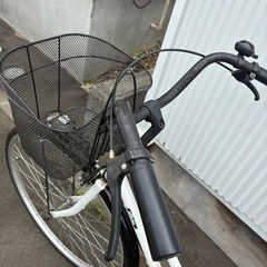 🚲27インチ自転車✨数回使用のみ／お買い得✨黒　白　ホワイト　ブラックの画像