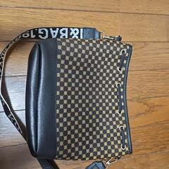 ショルダーバックの画像